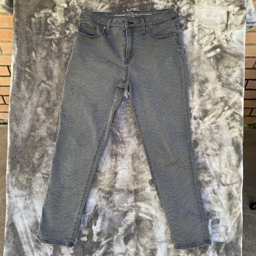 Chicos Jeggings Womens gray Animal Print slim leg ankle size 6R